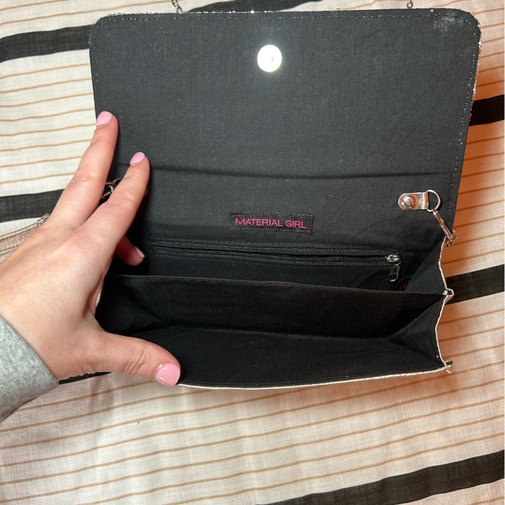 Madden girl Silver Glitter Crossbody Bag - Picture 3 of 3